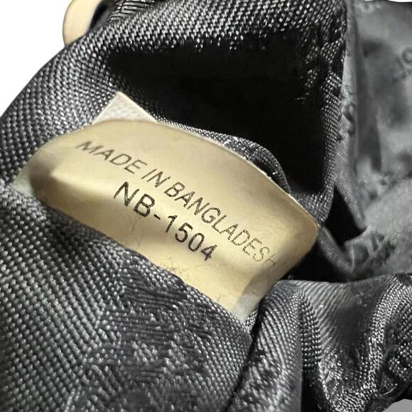 Michael Kors Astor Pebbled Leather Tote Bag Black Beige Trim Gold Logo Charm - Picture 8 of 11